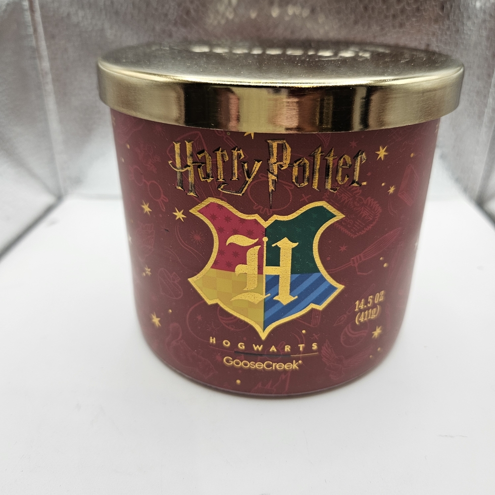 Goose Creek Harry Potter Hogwarts Candle - Red
